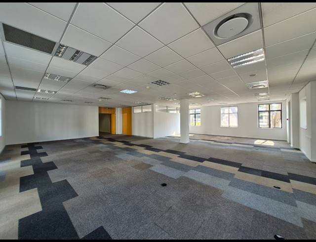1,528M² OFFICE TO LET IN ILLOVO